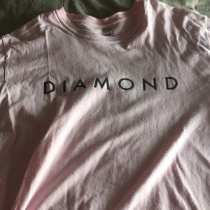 Size large diamond supply co short sleeve.